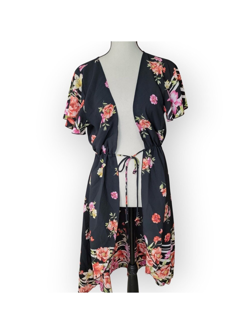 La Gypsy Medium Floral Print Black Kimono Cardigan with Tie Waist Boho Rosette